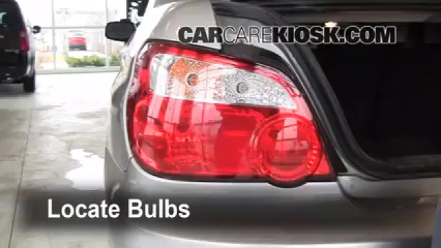 2005 Subaru Impreza WRX 2.0L 4 Cyl. Turbo Sedan Éclairage Feu stop (remplacer ampoule)